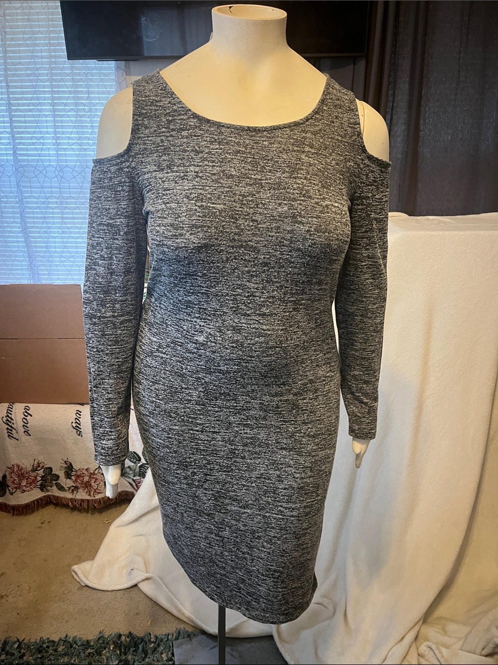Cold-Shoulder Knit Bodycon Dress - Charcoal Gray